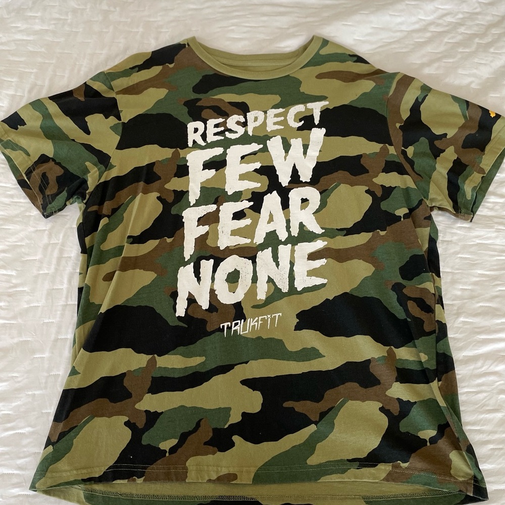 Trukfit Graphic Camo Tee Size XL